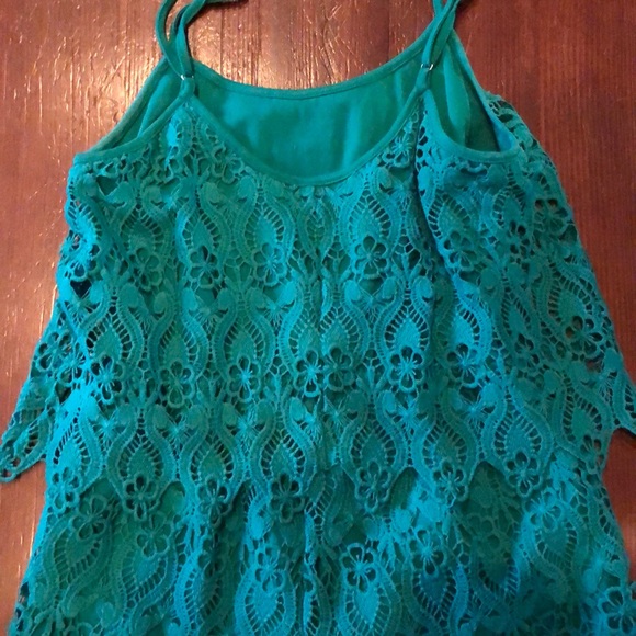 Cute green romper! - Picture 3 of 3